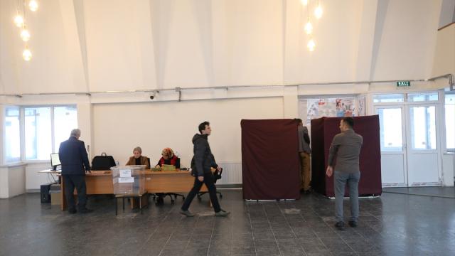 Yurt dışında ve sınır kapılarında oy verme işlemi başladı 1