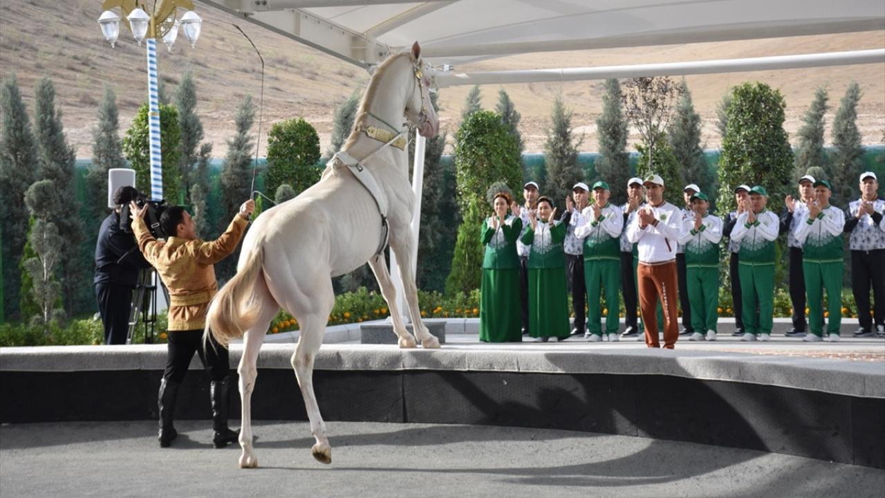 Türkmenistan’da At Bayramı kutlanıyor 1
