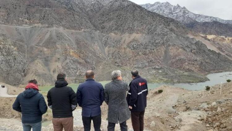 Doğup büyüdükleri yeri son kez uzaktan izlediler… Suya gömülen anılara veda 13