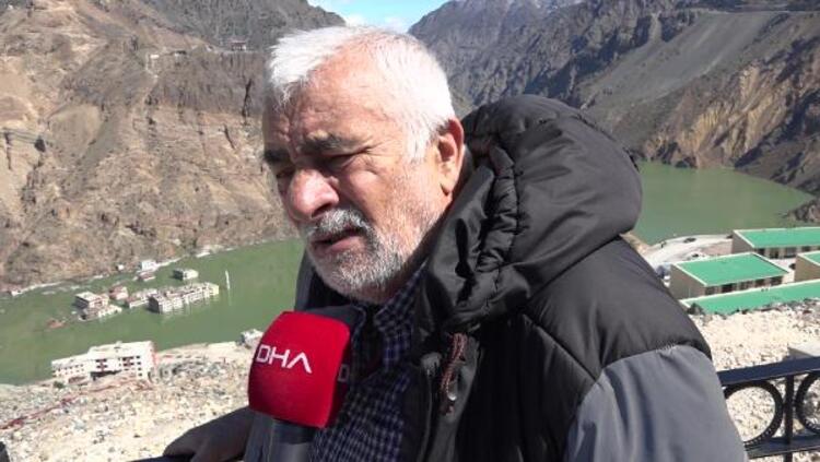 Doğup büyüdükleri yeri son kez uzaktan izlediler… Suya gömülen anılara veda 9