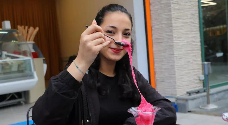 Adanalılar bunu da üretti: Kebapların vazgeçilmesi acılı şalgam dondurma oldu 7