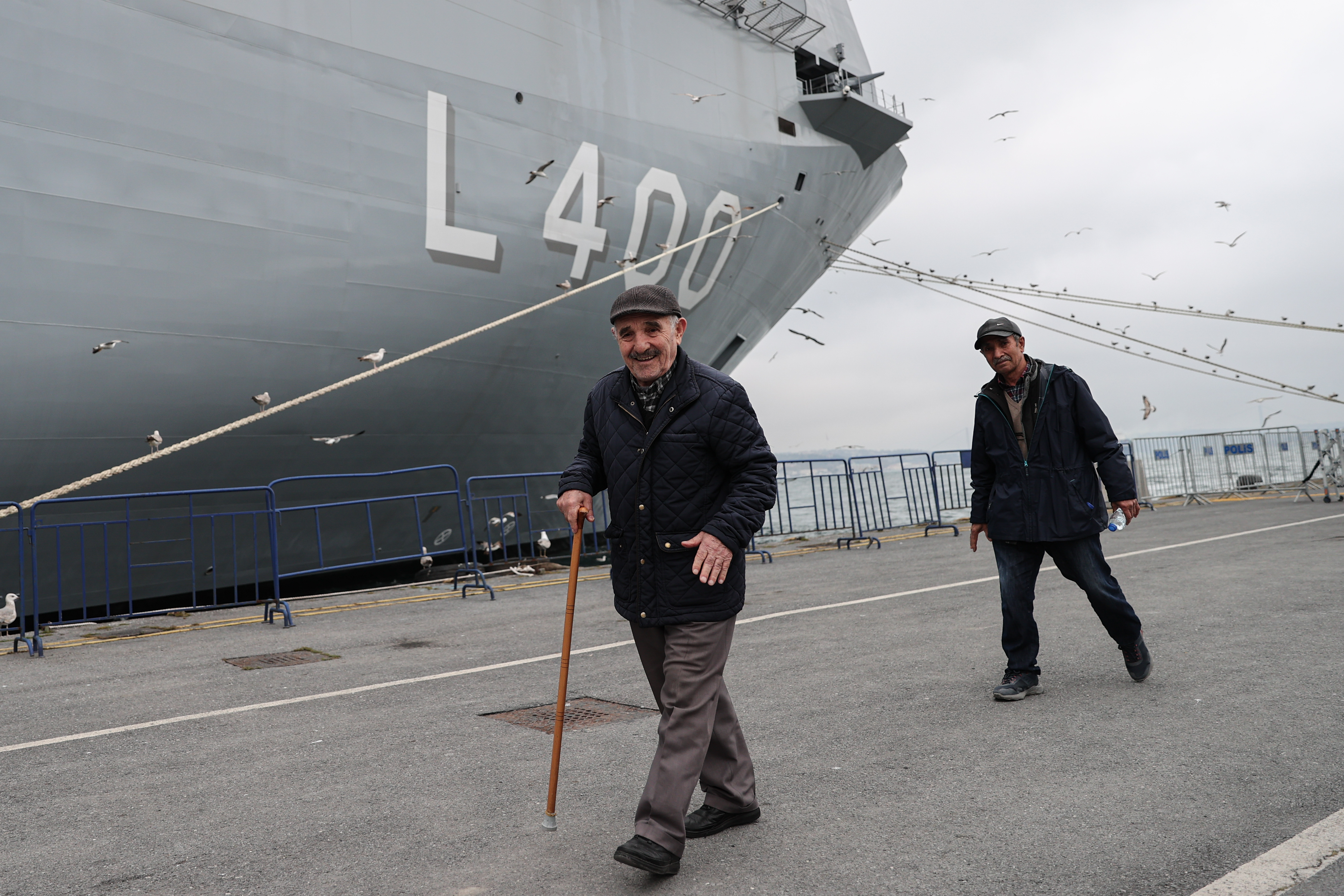 TCG Anadolu gemisi, Sarayburnu Limanı'nda ziyaretçi akınına uğradı 8