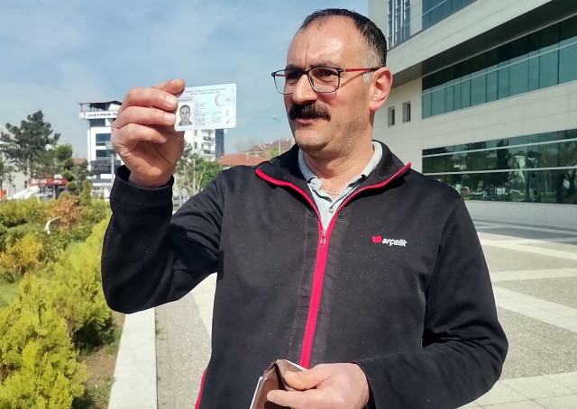 adi-ve-soyadi-yuzunden-basi-dertte-olan-vatandas-15824006_1900_m