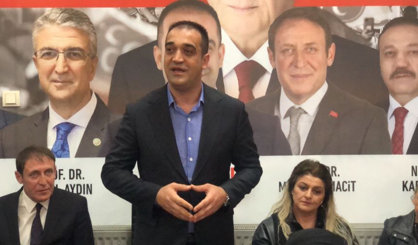 İP'de istifa depremi! MHP’ye katıldı... 6