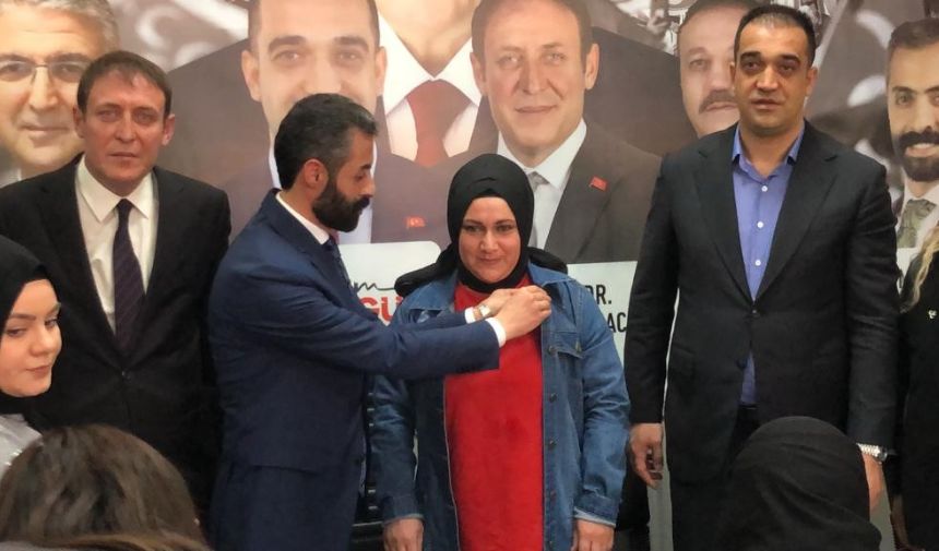 İP'de istifa depremi! MHP’ye katıldı... 2