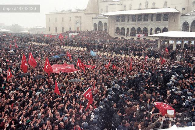 Ülkücü Hareketin lideri Alparslan Türkeş, 26 yıl önce vefat etti 12