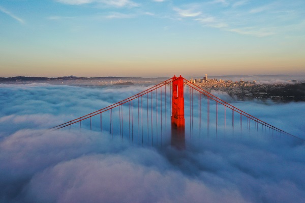 Görenler şaştı kaldı! Sis ünlü köprüyü böyle yuttu 2