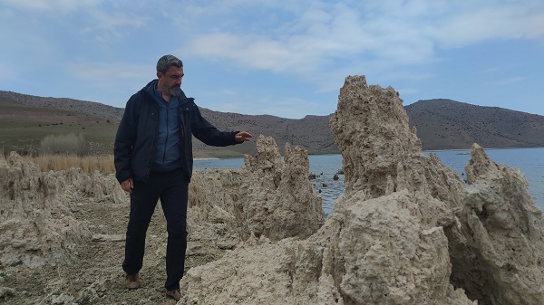 İklim değişikliği can sıkıyor! Sular çekildi ortaya bu manzara çıktı 3