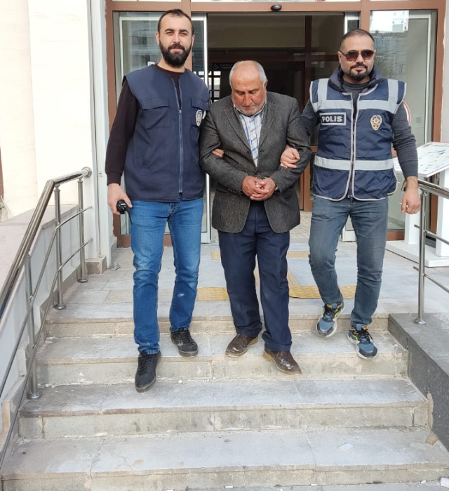 kahramanmaras-ta-kuyumcudan-calinan-33-bilezikten-15741536_5271_m