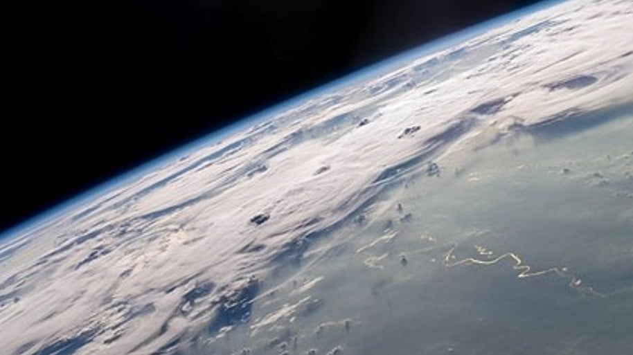 Uzayda yemek ve anında paylaşılan stratosfer selfie’sinin fiyatı belli oldu… 10