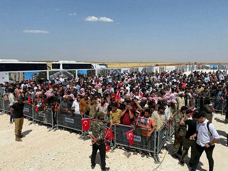 Suriyelilerin dönüş projesinde dev adım! Yıl sonuna kadar bitecek 12