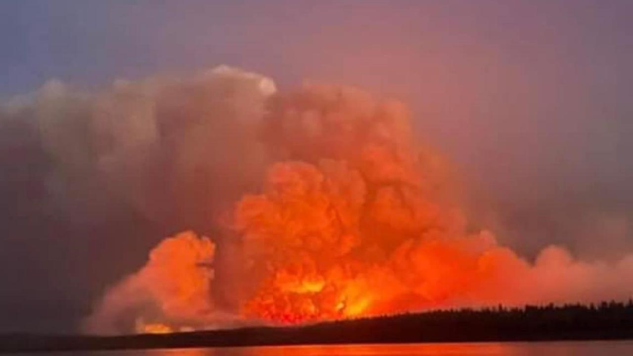 Kanada cayır cayır yanıyor! 78 noktada yangın çıktı 10