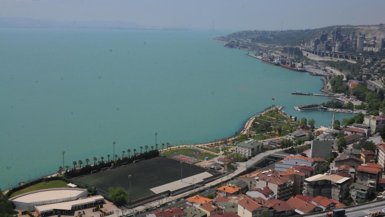 İzmit Körfezi turkuaz renge büründü 8