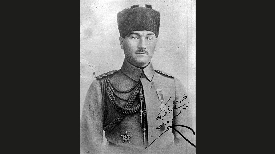 104 yıldır sönmeyen coşku… Atatürk'ün gençliğine armağanı 19 Mayıs 5