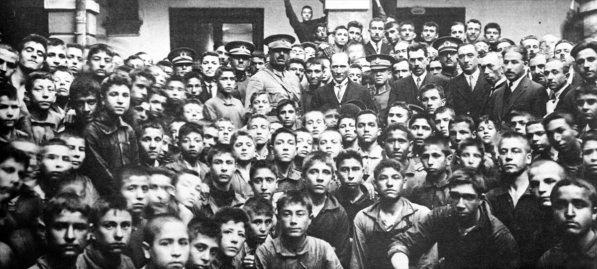 104 yıldır sönmeyen coşku… Atatürk'ün gençliğine armağanı 19 Mayıs 7