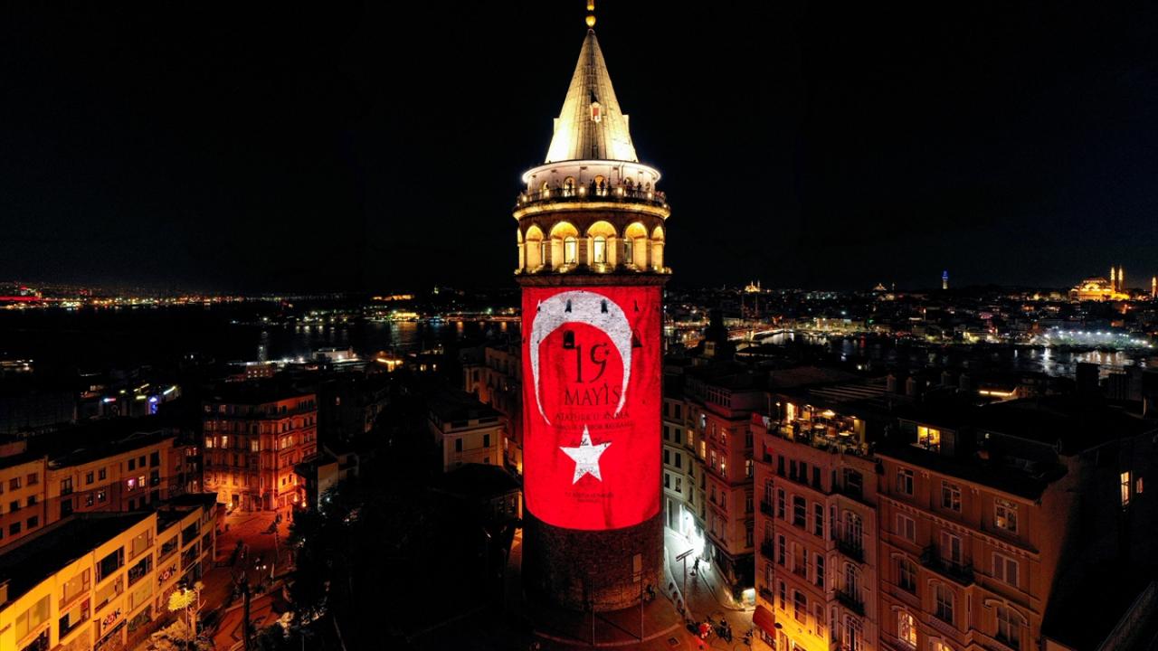 104 yıldır sönmeyen coşku… Atatürk'ün gençliğine armağanı 19 Mayıs 10