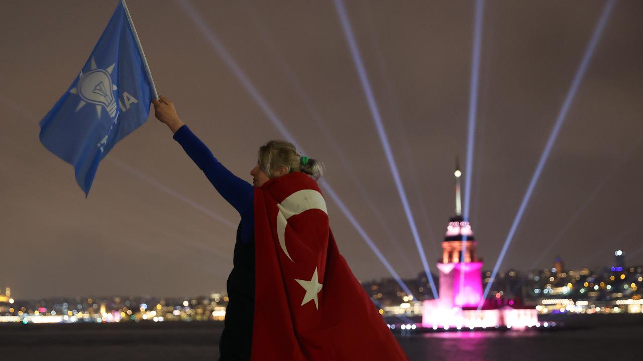İstanbul'da vatandaşlar seçim kutlaması yaptı 14