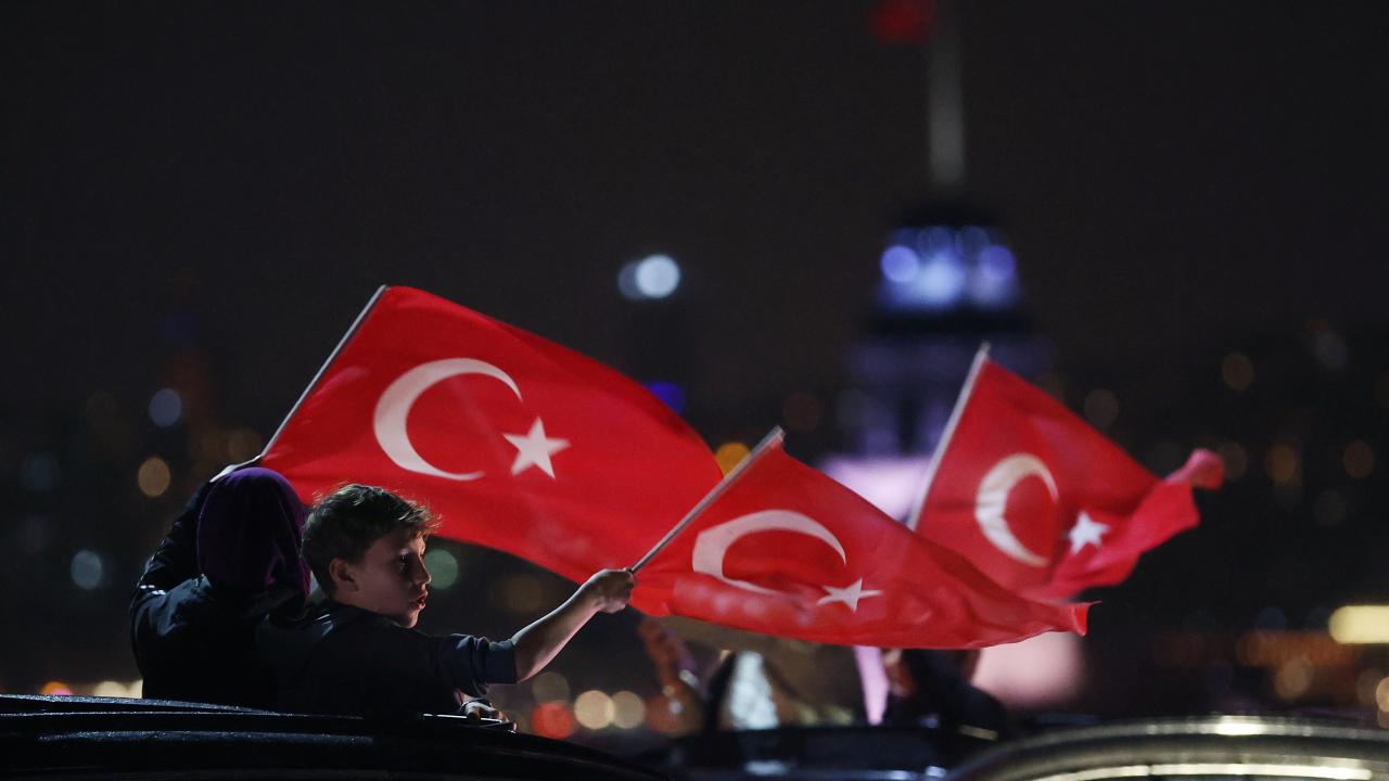 İstanbul'da vatandaşlar seçim kutlaması yaptı 3