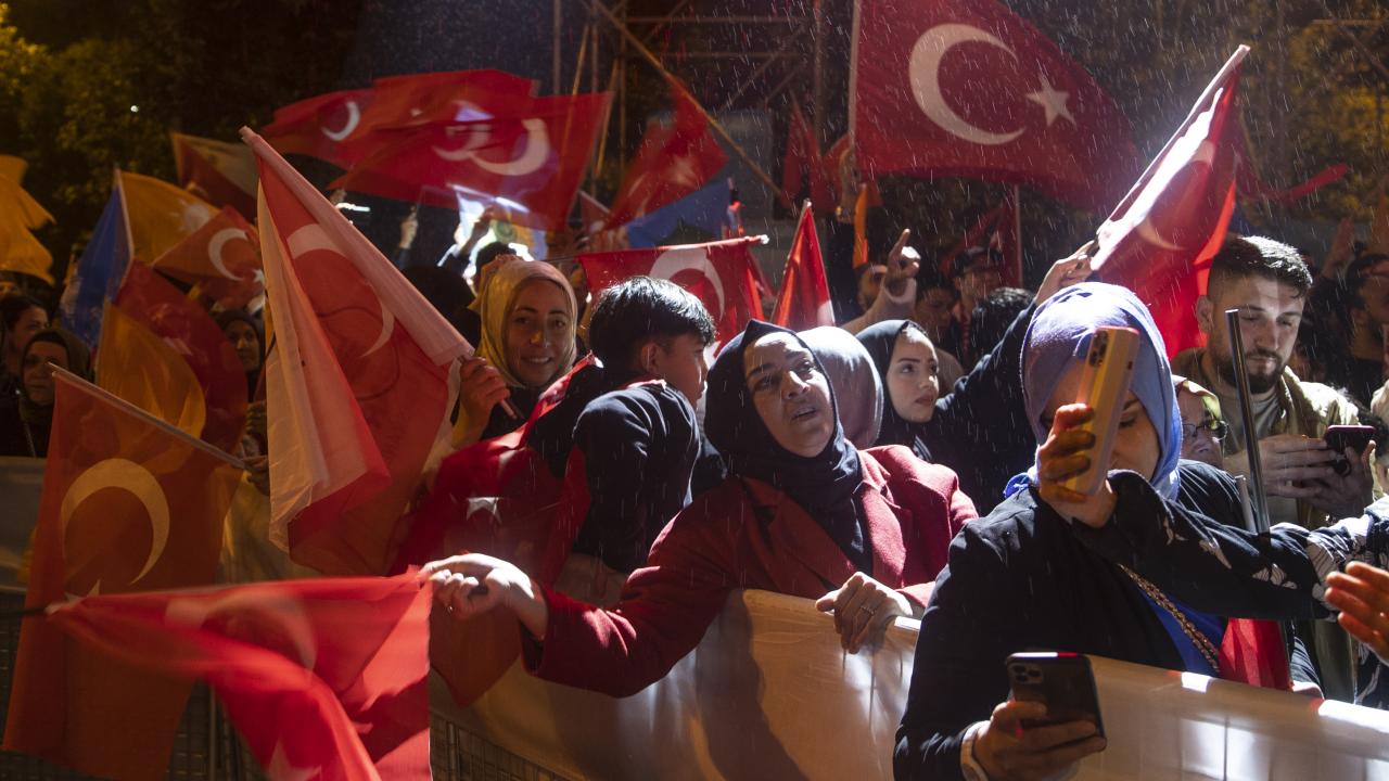 İstanbul'da vatandaşlar seçim kutlaması yaptı 5