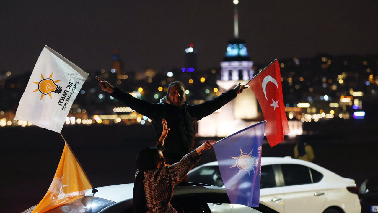 İstanbul'da vatandaşlar seçim kutlaması yaptı 8