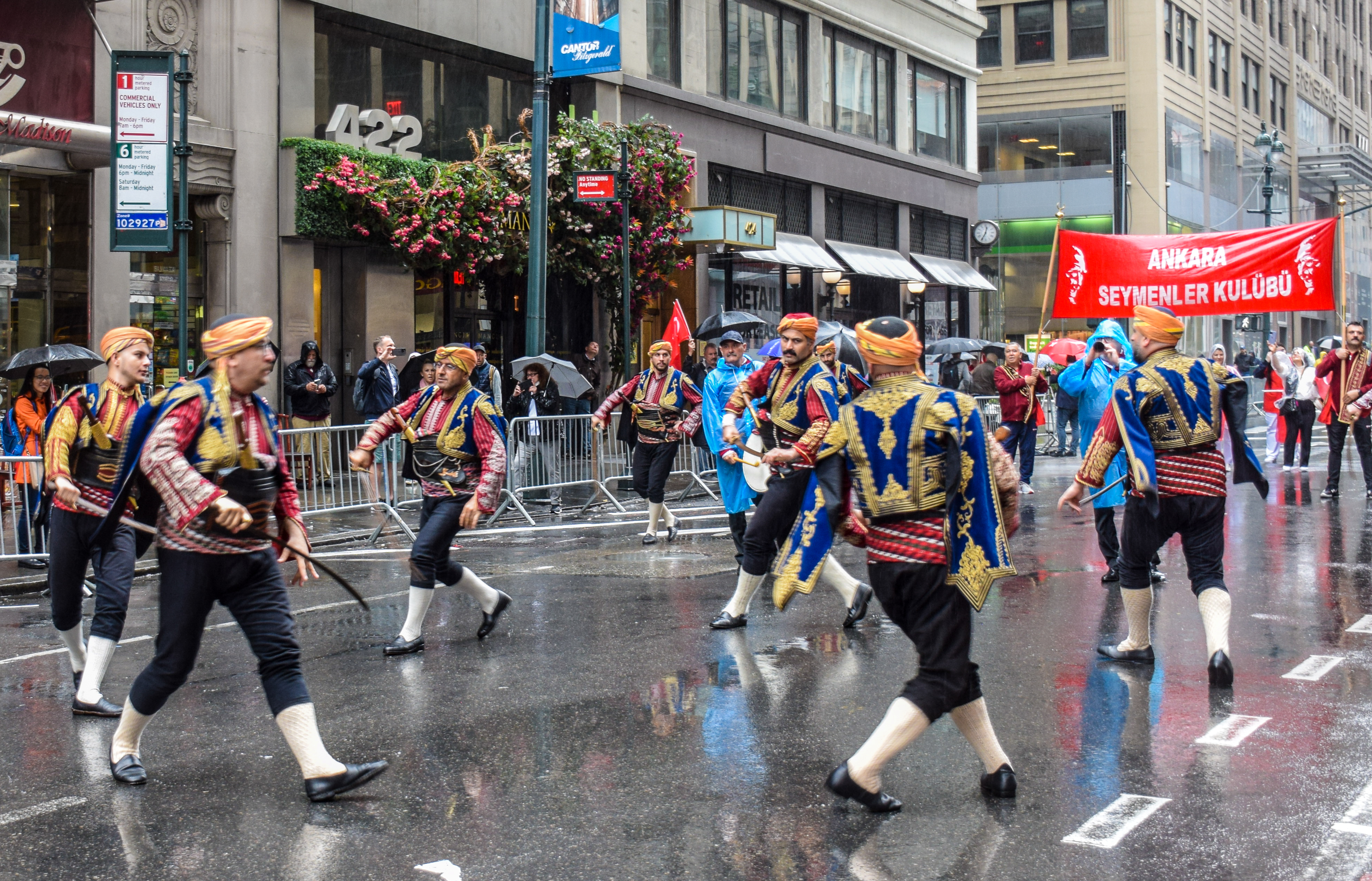 Her yer kırmızı beyaz oldu... New York'ta "Geleneksel Türk Günü Yürüyüşü" düzenlendi 6