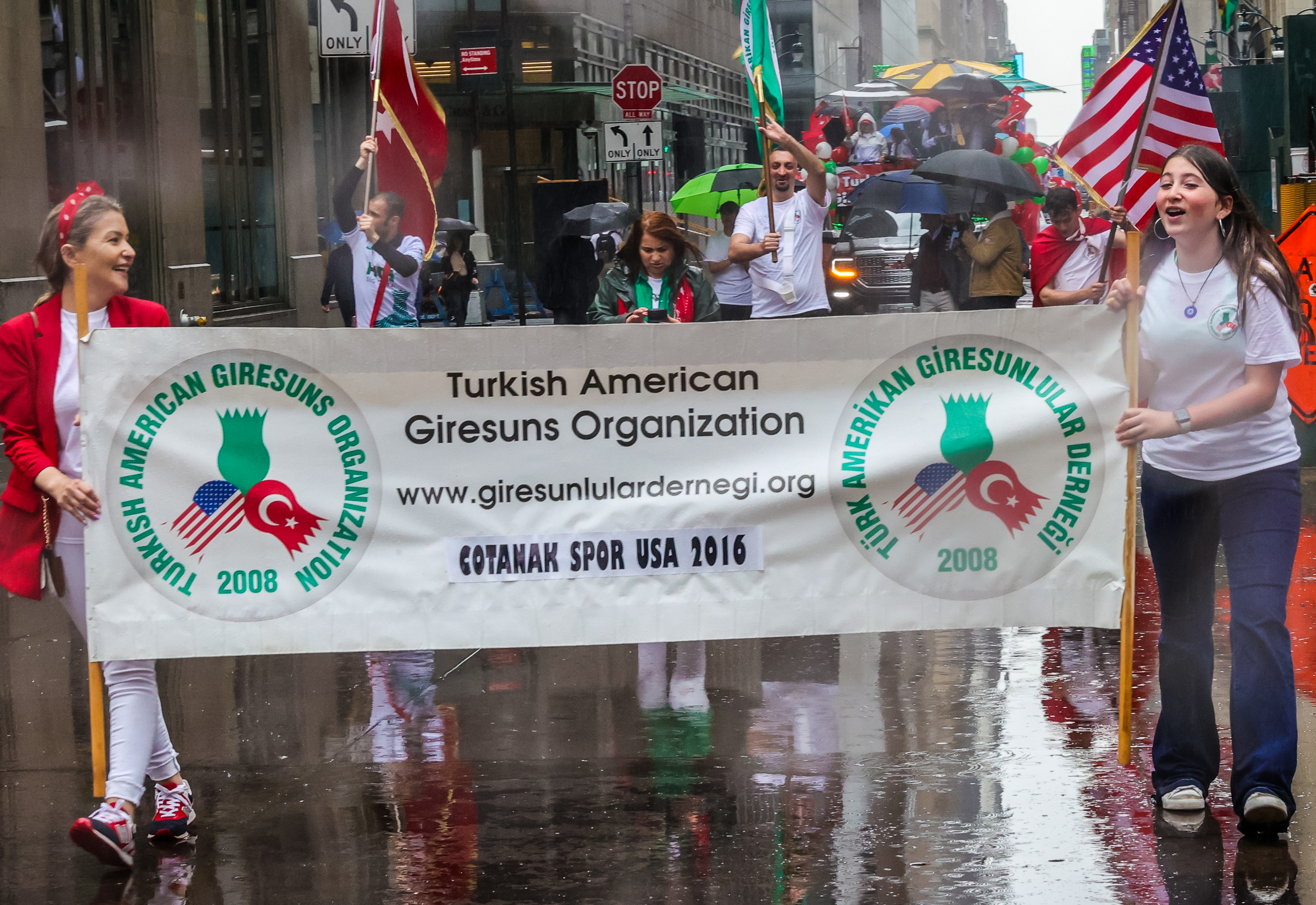 Her yer kırmızı beyaz oldu... New York'ta "Geleneksel Türk Günü Yürüyüşü" düzenlendi 16