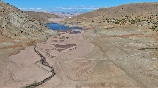 Aradaki farkı bulabilecek misiniz? 2 yıl arayla aynı baraj 3
