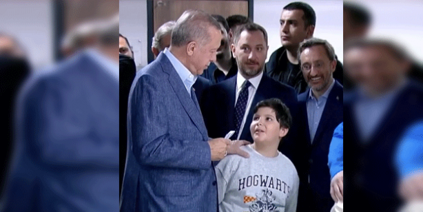 Cumhurbaşkanı Erdoğan'ın yanındaki çocuk kimin oğlu çıktı 1