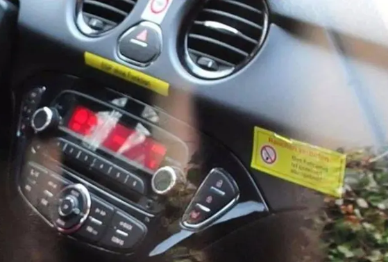 Otomobillerin gizli özellikleri! Silecek ve sinyal kolunu aynı anda kendinize çektiğinizde.. 2