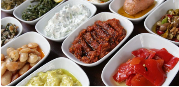 Tanıtımda dikkat çeken detaylar! İşte UEFA'nın Türkiye'den seçtikleri 3