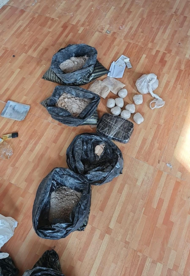 uyusturucu-baronu-bazadan-cikti-esinin-bir-15860329_4356_m