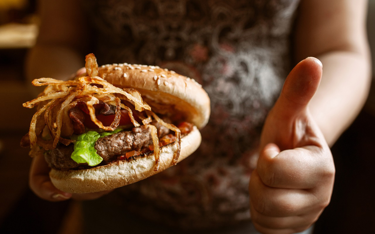 Profesörden inanılmaz diyet! Sadece “abur cubur yiyerek” onlarca kilo verdi: Sonucuna inanamayacaksınız 1