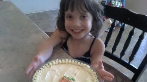 6 yaşında diye evlat edinilmişti, 22 yaşında çıktı! Dünya gündemine oturan "sosyopat cüce" 3