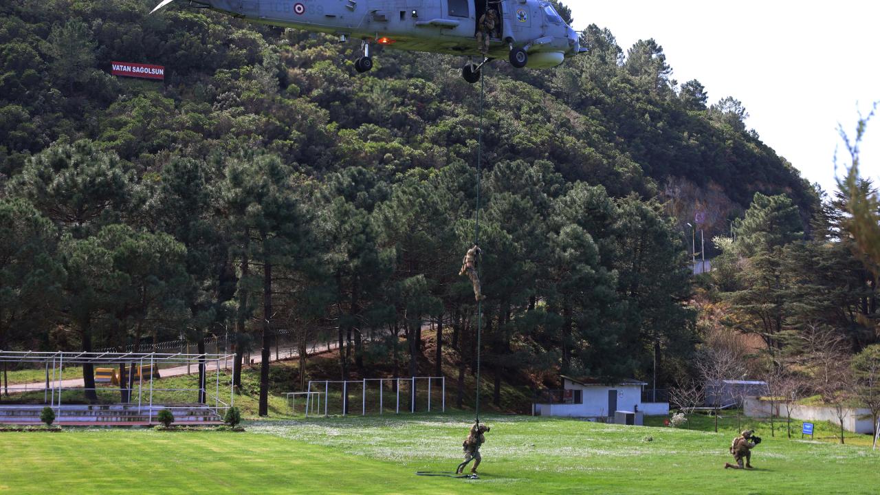 SAT Komandolarının eğitimi nefes kesti 15