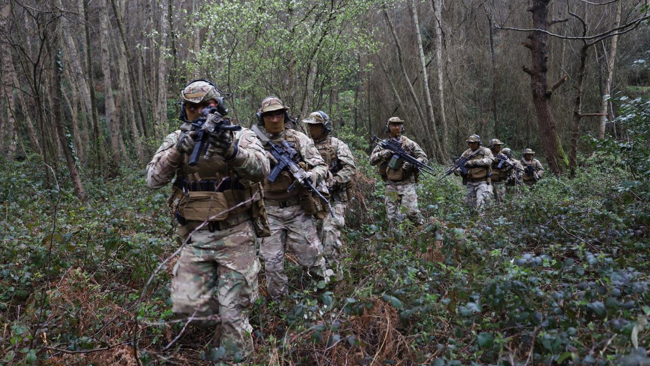 SAT Komandolarının eğitimi nefes kesti 11