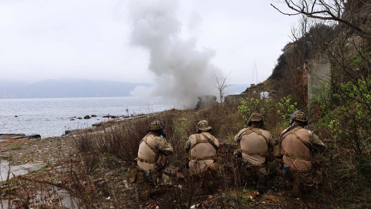 SAT Komandolarının eğitimi nefes kesti 8