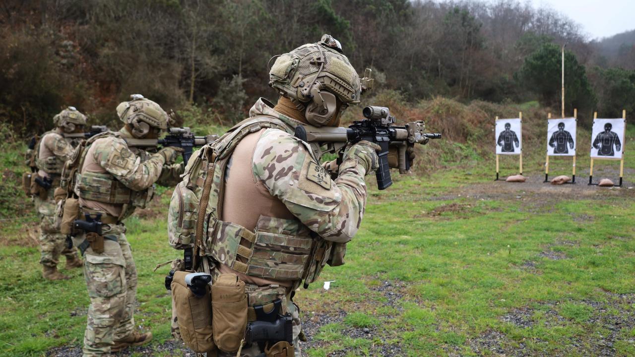 SAT Komandolarının eğitimi nefes kesti 9