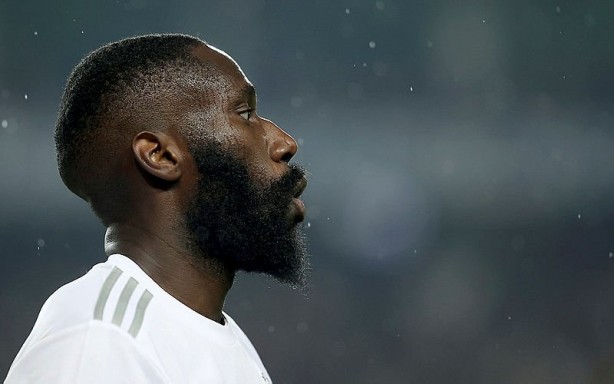 Beşiktaş'ta yaprak dökümü başladı! Şenol Güneş 5 yıldızın biletini kesti... 10