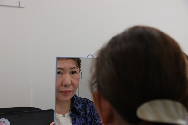 Bunun için eğitim almaya başladılar! Japonlar nasıl gülümseneceğini unuttu! 1