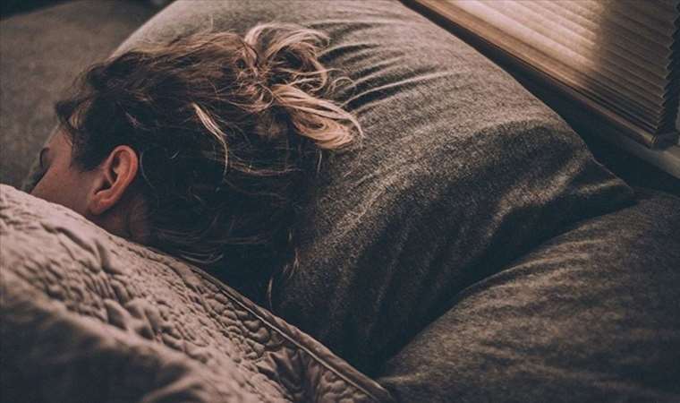 Her gece bu tarafa doğru uyuyanlar en doğrusunu yapıyor! En faydalı uyuma şekli ortaya çıktı 4