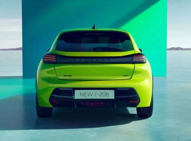 Avrupa'nın en çok satan otomobili yenilendi 18