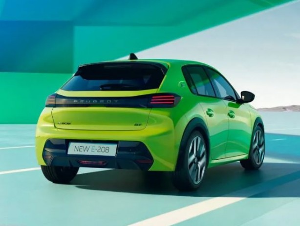 Avrupa'nın en çok satan otomobili yenilendi 17