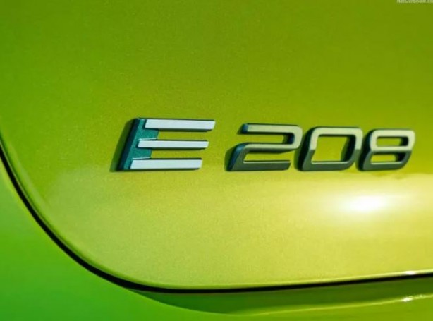 Avrupa'nın en çok satan otomobili yenilendi 11