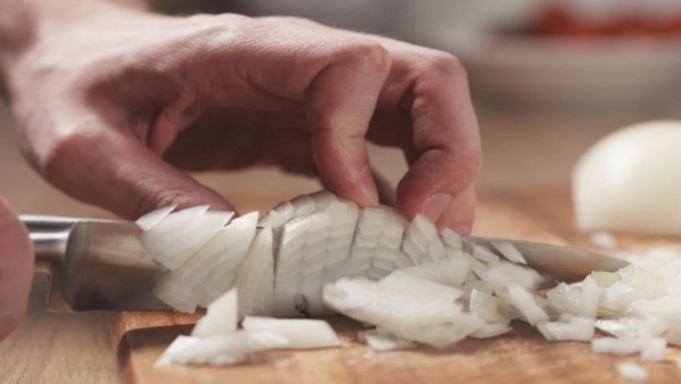 Resmen kansere davetiye çıkarıyor! Canan Karatay'dan soğanla ilgili ezber bozan açıklama! 6