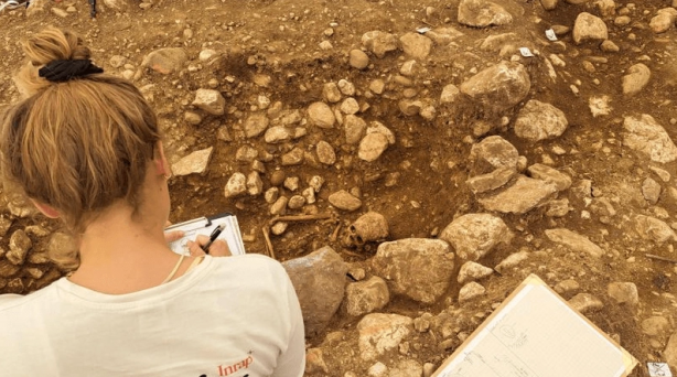 Sadece 1 tane beklerken… Kazı yapan Fransızlar şoke oldu 5