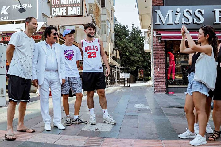 Şaşkına çeviren benzerlik! Onu gören rahmet diliyor… 5