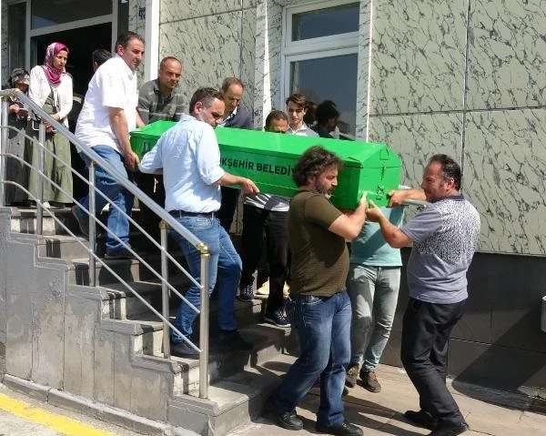 havalimaninda-karisan-cenazeler-3-farkli-sehr-2-16205654_o