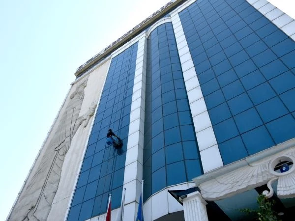 hayati-bir-ipin-ucunda-gunde-en-az-2-bin-lira-16233472_o