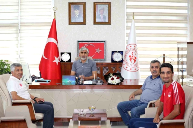 vanli-mahsun-deger-in-yer-aldigi-milli-takim-2-16215744_o