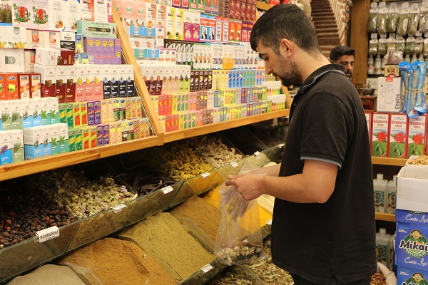 Aktarlarda yoğunluk başladı! Bu çayı içen hasta olmuyor 6